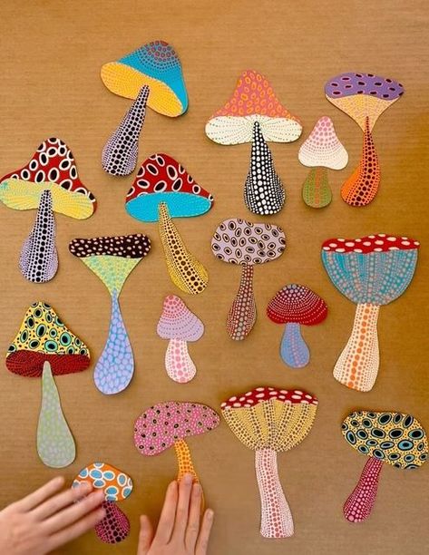 Yayoi Kusama Mushroom Art Lesson, Mushroom Kids Craft, Yayoi Kusama Pumpkin, Art Education Projects, Autumn Craft, October Art, Art Worksheets, Easy Art Projects, Homeschool Art