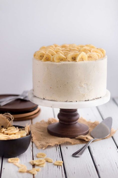 Espresso Banana-Scotch Layer Cake Banana Cake Decoration, Espresso Coffee Cake, Gf Ideas, Dried Banana Chips, Espresso Cake, Coffee Cake Recipe, Swiss Meringue, Cake Photography, Coffee Cakes