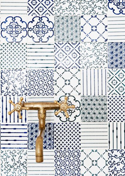 novecento_right_image_600 Patchwork Tiles, Wit And Delight, Tiles Ideas, Real Estat, Bathroom Tiles, Boracay, Beautiful Kitchen, Beautiful Tile, White Tiles