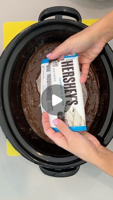 Jacky Has Fun on Instagram: "oreo lava cake in the crockpot #oreo #crockpot #cake #slowcooker #cakeidea #cakerecipe #recipeoftheday #bestrecipes #yummyfood #foodie #lavacake #dessert #dessertoftheday" Chocolate Cake In Crockpot, Crock Pot Chocolate Lava Cake, Crockpot Lava Cake With Pudding, Oreo Lava Cake Recipe, Dessert Recipes Crockpot, Crockpot Desserts Easy, Oreo Lava Cake, Crockpot Chocolate Lava Cake, Crockpot Cakes