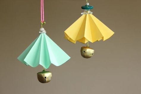 DIY - Origami Bells- Diy Origami Decor, Diy Paper Flowers Tutorial, Origami Decor, Paper Diamond, Flower Mobile, Useful Origami, Diy Nursery, Diy Origami, Paper Folding