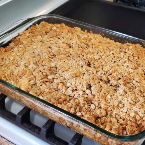 Canned Apple Pie, Apple Crisp With Oatmeal, Fruit Treats, Oatmeal Crisp, Canned Apple Pie Filling, Apple Dump Cakes, Canned Apples, Apple Oatmeal, Apple Pie Filling