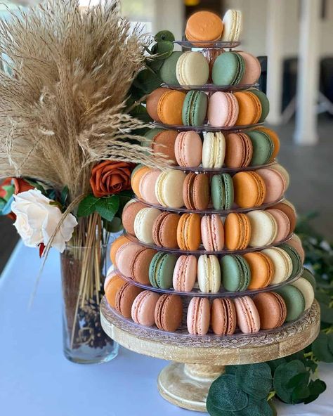 Creative Graduation Party Ideas, Graduation Party Food Ideas, High School Graduation Party Ideas, Grad Party Food, Graduation Party Food, Boho Graduation, Girl Graduation Party, Grad Party Theme, Graduation Party Desserts