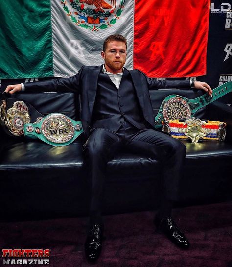 Saul Canelo Alvarez, Gennady Golovkin, Boxing Images, Ufc Boxing, Fantasy Football League, Boxing Posters, Fantasy League, Boxing History, Country Girl Quotes