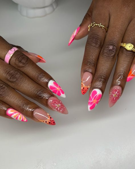 turks nails 🌺🍑💖 @shopagaloreco products used: *bonding base *jlo base *ultra white, plastic pink, papaya *bling gel *diamond steel top coat use code ‘ALEXIA10’ at checkout 🤎 #nails #nailart #nailsnailsnails #nailsofinstagram #vacationnails #summernails #pinknails #flowernails #brightnails #gelx #gelxnails #gelxinspo #gelxnailtech #cltnails #cltnailtech Luv Nails, Bright Nails, Vacation Nails, Top Coat, Papaya, Flower Nails, Nail Artist, Nail Tech, Pink Nails