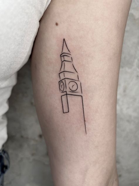 Simple London Tattoo, Minimalist London Tattoo, London Tatoos Ideas, London Tattoo Minimalist, Tiny London Tattoo, London Themed Tattoo, Small London Tattoo, Budapest Tattoo Ideas, London Bridge Tattoo