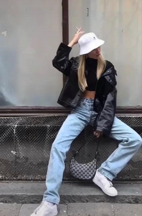 White Bucket Hat Outfit, Bucket Hat Looks, Womens Bucket Hat, Bucket Hat Outfit, White Bucket Hat, Designer Bucket Hats, Black Bucket Hat, Hat Outfit, Bucket Hat Women