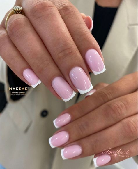 Pink Tip Nails, Pink French Nails, Unghie Sfumate, French Manicure Nails, French Acrylic Nails, Cute Gel Nails, Nails Only, Short Acrylic Nails Designs, Pink Acrylic Nails