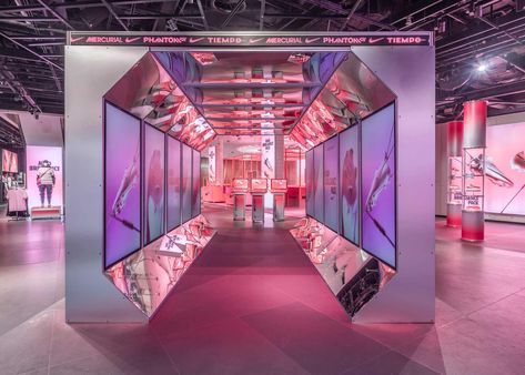 Nike Retail, Store Building, Corporate Event Design, Retail Store Interior Design, Window Display Design, Retail Inspiration, Store Layout, Uk Photography, Exhibition Booth Design