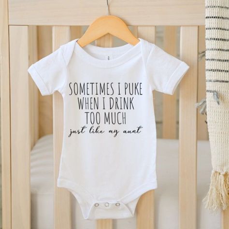 New Aunt Onesie, Youre An Aunt Announcement, Funny Auntie Onesies, Baby Shower Gifts From Aunt, Aunt Baby Onesie, Auntie Onsies For Babies, Baby Announcement To Aunt, Aunt Onsies, Funny Baby Shower Themes