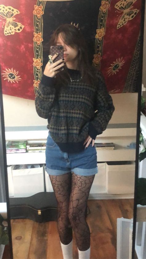 Shorts With Tights Doc Martens, Shorts Over Tights Outfit, Shorts Tights Doc Martens, Docs With Shorts, Tights And Shorts Outfit, Tights And Skirt Outfit Grunge, Shorts With Tights Outfit, Funky Tights Outfits Aesthetic, Shorts And Tights Outfit