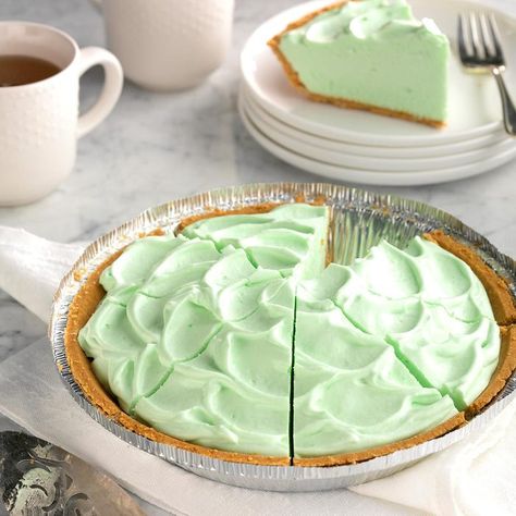 Fluffy Key Lime Pie, Key Lime Cookies, No Bake Summer Desserts, Keylime Pie Recipe, Whoopie Pie, Mince Pie, Lime Cheesecake, Refreshing Desserts, No Bake Pies