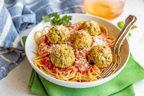 Vegetarian meatballs Zucchini Meatballs Vegetarian, Meatballs Vegetarian, Oven Baked Zucchini, Healthy Vegetarian Lunch, Zucchini Meatballs, Veggie Meatballs, Meatless Meatballs, Vegetarian Meatballs, Turkey Meatballs Baked