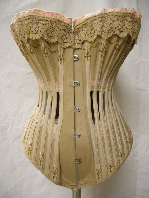 ventilated corset, 1890s – costume cocktail Old Corset, 1890s Corset, Charles Frederick Worth, Victorian Corset, Lingerie Vintage, Corset Fashion, Vintage Corset, Victorian Clothing, Retro Mode