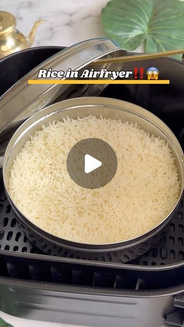 Kashika Garg | Chandigarh Food Blogger | Recipe Creator🧿 | Tag your Lazy peeps jinke liye yeh hack saviour ho skta hai!!🥰🙈  [Rice in Air Fryer, Can we make rice in Air Fryer]  #trending #hacks #rice... | Instagram Rice In Air Fryer Video, Airfryer Rice, Rice Air Fryer, Air Fryer Rice, Air Fryer Hacks, Air Fryer Oven Recipes, Air Fryer Oven, Air Fryer Recipes Easy, Oven Recipes