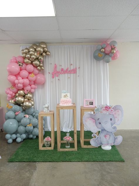 Baby Shower Nena, Baby Shower Elegante, Destination Wedding Decor, Elephant Baby Shower Theme, Disney Baby Shower, Baby Rosa, Baby Shower Crafts, Ganpati Decoration Design, Unisex Baby Shower