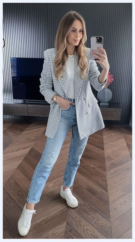 Smart Casual Women Outfits, Elegantes Outfit Damen, Smart Casual Women, Casual Work Outfits Women, Lawyer Fashion, Smart Casual Work Outfit, Office Outfits Women, Business Casual Outfits For Women, Business Casual Outfits For Work