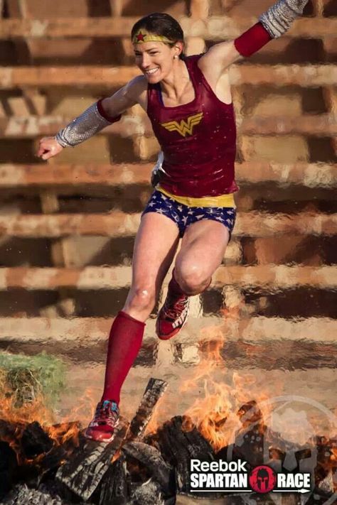 Spartan race ...costumes lol Spartan Run, Tough Mudder Training, Cute Running Outfit, Spartan Race Training, Spartan Women, Race Outfit, Carson Wentz, Tough Mudder, Running Race