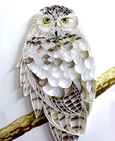 A commissioned quilling of an owl, made completely out of paper. Paper Cut Outs, Quilling Animals, Arte Quilling, Art Quilling, Quilled Paper Art, Paper Quilling Patterns, Paper Owls, Quilled Creations, Quilling Tutorial