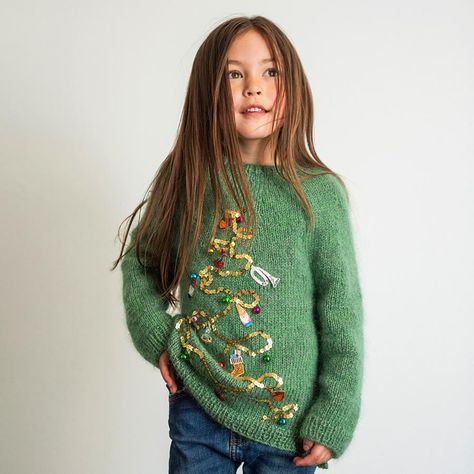 Patchwork Trends, All Free Knitting, Jumper Ideas, Diy Christmas Sweater, Ugly Christmas Jumpers, Sewing Pattern Shop, Animal Sewing Patterns, Christmas Linen, Organic Cotton Yarn