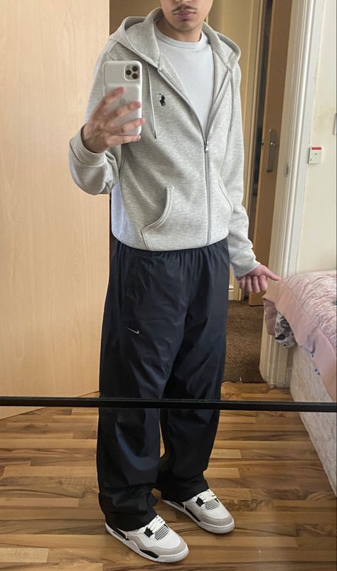 Baggy Nike Track Pants, Outfit Ideas For Jordans, Men’s Zip Up Hoodie Outfit, Nike Y2k Pants, Y2k Fit Inspo Men, Gray Zip Up Hoodie Outfit Men, White Zip Up Hoodie Outfit Men, Y2k Nike Track Pants, Streetwear Zip Up