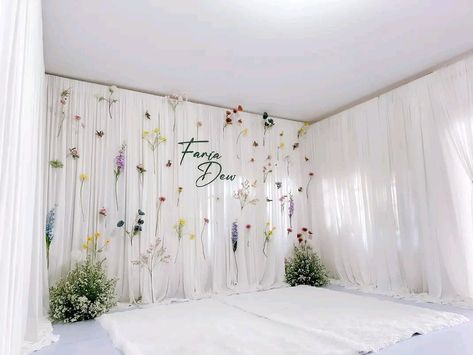 Intimate Nikah Decor, Background Lamaran Simple, Engagement Pelamin, Dekor Engagement Simple, Akad Decoration, Simple Wedding Backdrop, College Farewell, Dekor Lamaran, Wedding Background Decoration