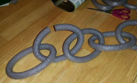 How To Make Fake Chains For Halloween, Dnd Halloween, Haunted Hallway, Treehouse Bedroom, Kingdom Vbs, Vbs 2023, Costume Making, Diy Chain, Vbs 2024