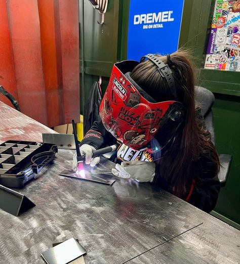 Welding Aesthetic Girl, Woman Welder, Female Welder Aesthetic, Welding Aesthetic, Female Welder, Women Welder Pictures, Welder Aesthetic, Welding Women, Welding Helmet Designs