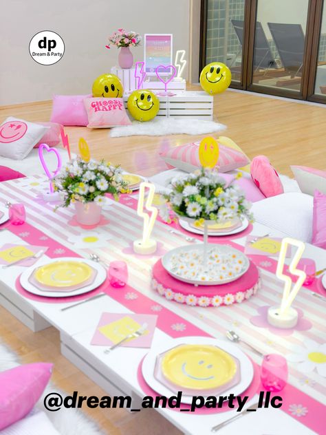 Preppy Party Food Table, Pink Preppy Birthday Party Ideas, Preppy Birthday Party Table, Preppy Birthday Party 12, Preppy Aesthetic Birthday Party, Preppy Pink Party Ideas, Preppy Birthday Ideas 13, Preppy Picnic Birthday Party, Preppy Centerpieces