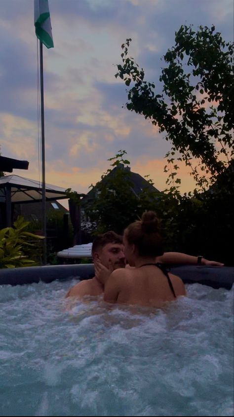 Jacuzzi Couple Romantic, Cute Couple Aesthetic, Spa Getaways, Pool Poses, Dream Dates, The Joy Of Being, Instagram Couples, Good Night Love Images, Night Couple