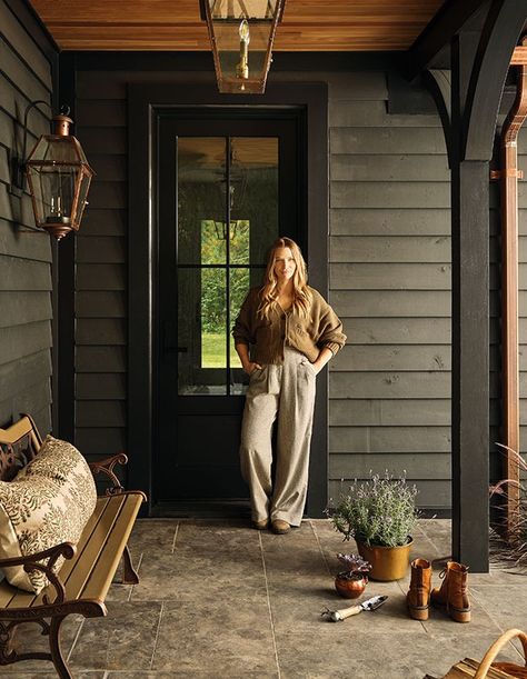 House & Home - Inside A Country House Designed By Tiffany Leigh Remodel Front Porch, 1800 Farmhouse, Lake Cabin Interiors, Dream Bungalow, Modern Farmhouse Inspiration, Lodge Interiors, Farmhouse Exterior Colors, Slow Home, Colonial Revival House