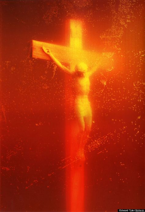 Piss Christ - Andres Serrano Piss Christ, Crazy Pieces, Dark Wave, Robert Mapplethorpe, Edouard Manet, Sacred Art, Gustav Klimt, Religious Art, Christian Art