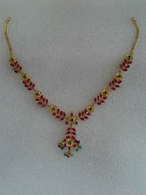 Kempu Necklace Gold, Kempu Earrings Gold, Malabar Gold Jewellery Necklaces, Malabar Gold Jewellery, Kempu Necklace, Ruby Necklace Designs, Ruby Jewelry Necklaces, Neck Pieces Jewelry, Fancy Jewelry Necklace