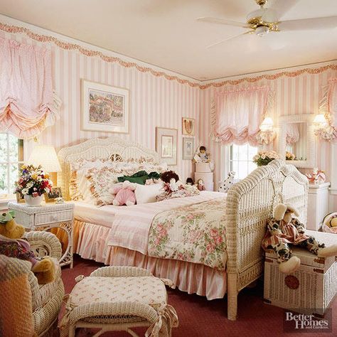 pink bedroom Beautiful Cozy Bedrooms, 1990s Home Decor, 90’s House, Things To Have In Your Room, 90s House Interior, 90 Decor, 90s Bedroom Ideas, 90’s Bedroom, 1990s Bedroom