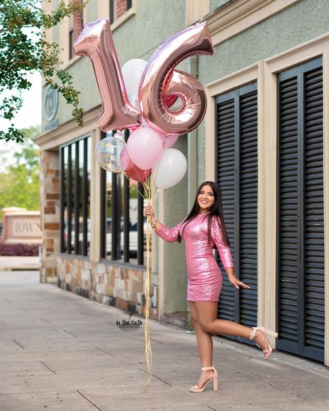 Sweet 26 Photo Shoot, Birthday Photoshoot Ideas Outside Poses, Sweet 16 Fall Photoshoot Ideas, Birthday Photoshoot Ideas Teenage, Birthday Photoshoot Ideas Downtown, Birthday Girl Photoshooting Ideas, Girl Birthday Photoshooting Outdoor, Sweet 16 Photoshoot Outdoor, Teen Birthday Photoshooting