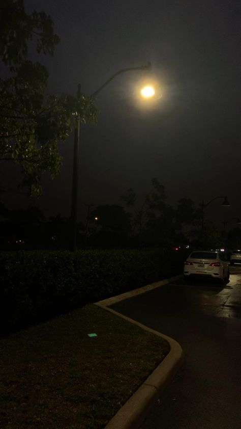 Rainy Road Night Aesthetic Video, Video Of Walking At Night, Road Walking Video, Night Walks Video, Late Night Walks Videos, Walking Night Street Video, Night Walk Video Aesthetic, Eid Aesthetic Video, Videoclipuri Aesthetic