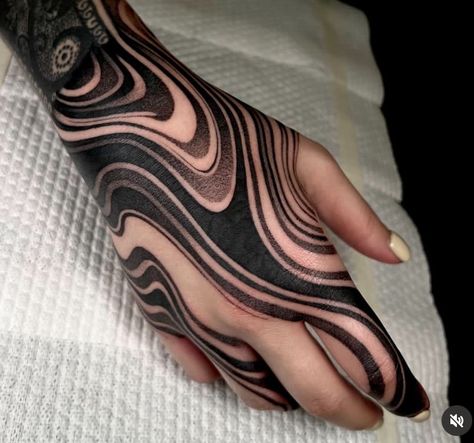 Swirly Tattoo, Stripe Tattoo, Japanese Leg Tattoo, Trippy Tattoo, Tatoo Inspiration, Devil Tattoo, Come Back Soon, Flash Tattoo Designs, Hand Tattoos For Guys