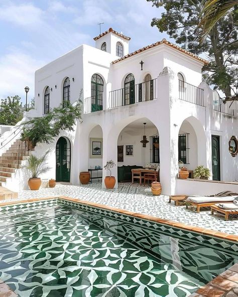 Spain House, Hacienda Style Homes, Mexico House, Spanish Style Home, Andalusia Spain, Casas Coloniales, Hacienda Style, Spanish Style Homes, Spanish House