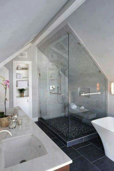 Attic Bathrooms, Attic Master Suite, Attic Bathroom Ideas, Small Attic Bathroom, Attic Renovation Ideas, Loft Bathroom, White Tub, Small Attic, Attic Bathroom