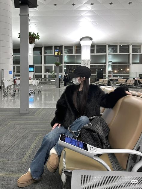 Airport Outfit Winter, Comfy School Outfits, Travel Picture Ideas, Airport Fits, Insta Pictures, 가을 패션, Airport Style, Airport Outfit, Inspirational Pictures