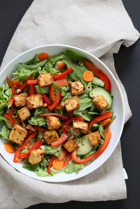 Crunchy Vegan Asian Salad With Baked Tofu & Garlic Soy Dressing - Vegan Richa Vegan Asian Salad, Vegan Tofu Salad, Tofu Meals, Salad With Tofu, Crunchy Asian Salad, Maple Dressing, Soy Dressing, Amazing Salads, Veg Meals