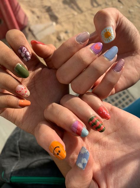 Painting Nails Aesthetic Friends, Preppy Birthday, Painting Nails, With Best Friend, Friend Painting, Friend Activities, Summer 22, Summer Ideas, Summer Bucket