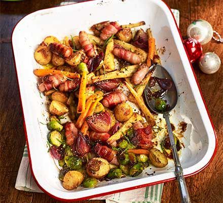 Boxing Day Food, Christmas Vegetables, Chicken Honey, Christmas Dinner Ideas, Christmas Trimmings, Tray Bake Recipes, Christmas Dinner Menu, Xmas Dinner, Bbc Good Food