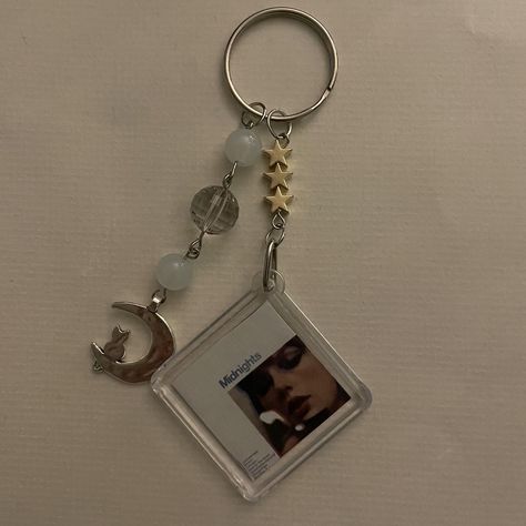 Taylor swift keychain Handmade item ✨NO PAYPAL... - Depop Taylor Swift Items, Taylor Swift Car Accessories, Taylor Keychain, Taylor Swift Gift Ideas, Taylor Swift Keychain, Tailor Swift, Taylor Swift Cd, Pretty Mess, Girls Keychain