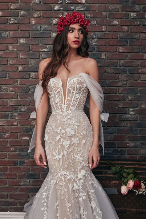 Warning! Wearing this mermaid wedding dress might just make all the light bulbs in the room burst because of how electric she is. Designed with removable tulle shoulder pieces, a romantic sweetheart neckline and a structured bodice to give extra shape to your torso, she is ready to fulfill all your bridal dreams. Corset Mermaid Wedding Dress, Off The Shoulder Mermaid Wedding Dress, Floral Ball Gown, Calla Blanche, Wedding Dress Boutiques, Wedding Dresses Corset, Wedding Dress Inspiration, White Wedding Dresses, Beautiful Wedding Dresses