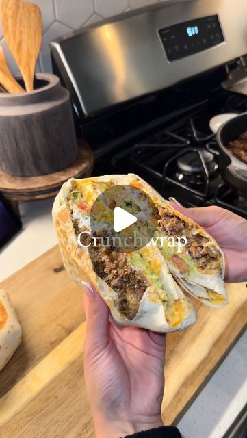 Itzel Castaneda on Instagram: "Taco Bell Crunch wrap for dinner😋❤�️   #dinner #dinnerideas #crunchwrap #cooking" How To Make Crunch Wraps Taco Bells, Taco Wrap Crunch, Doritos Crunch Wrap, Diy Taco Bell Crunch Wrap, How To Make Crunch Wraps, Dorito Crunch Wrap, Copycat Taco Bell Crunch Wrap, Crunch Wrap Video, Crunch Wrap Supreme Recipe Video