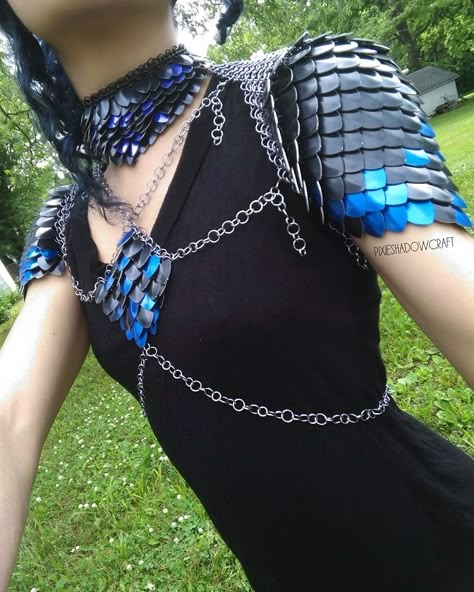 Dragon Scale Armor, Shoulder Jewelry, Fest Outfits, Dragon Costume, Scale Mail, Character Clothing, Chain Women, Dragon Scale, Chain Maille