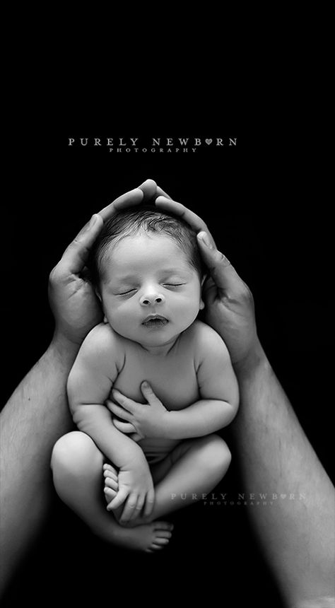 pinterest newborn b Born Baby Photos, Newborn Photo Pose, Diy Newborn Photography, Baby Boy Newborn Photography, Foto Newborn, Newborn Photography Boy, Baby Pictures Newborn, Baby Photoshoot Boy, Newborn Photography Poses