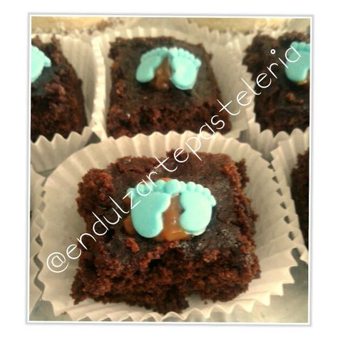 Brownies for baby shower, mini brownies. Baby Shower Brownies, Decorated Brownies, Mini Brownies, Fudge Brownies, Baking Ideas, Girl Baby Shower, Fudge, Shower Ideas, Brownies