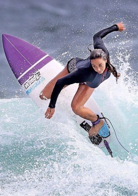 Surf Hair, Surfing Girls, Mavericks Surfing, Female Surfers, Beach Sport, Diving Board, Surfing Photos, Surf Girl, Surfer Girls